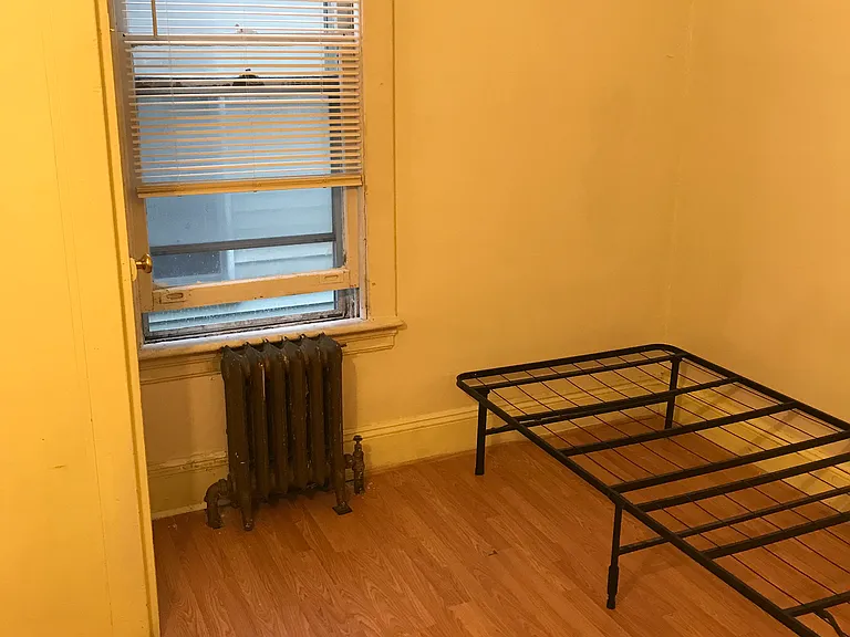 140 N Allen St — Photo 2