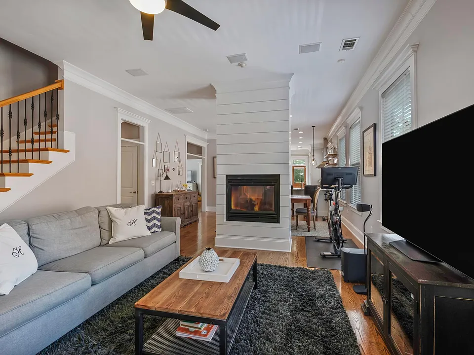 633 Gaskill St SE