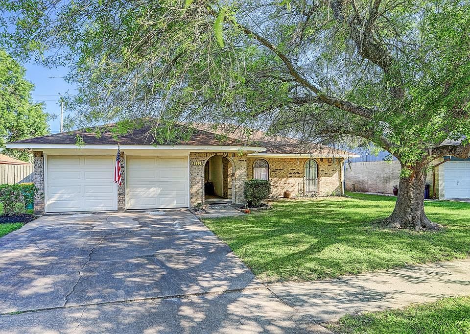 1st image of 3111 Woodstone Dr