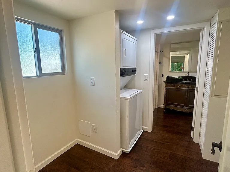 1400 E Dartmouth Ave #B — Photo 11