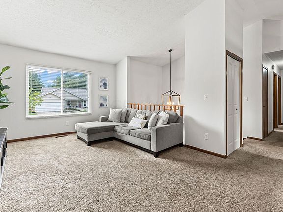 3rd image of 3812 Tanager Dr