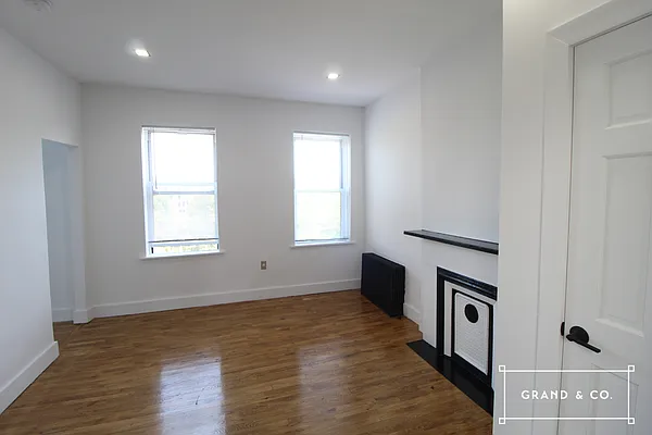 Rented by Grand & Co. | media 5