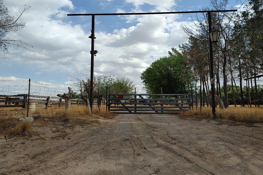 1st image of 421 Lipps Rd