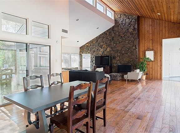 2nd image of 10814 Dove Brook Cir