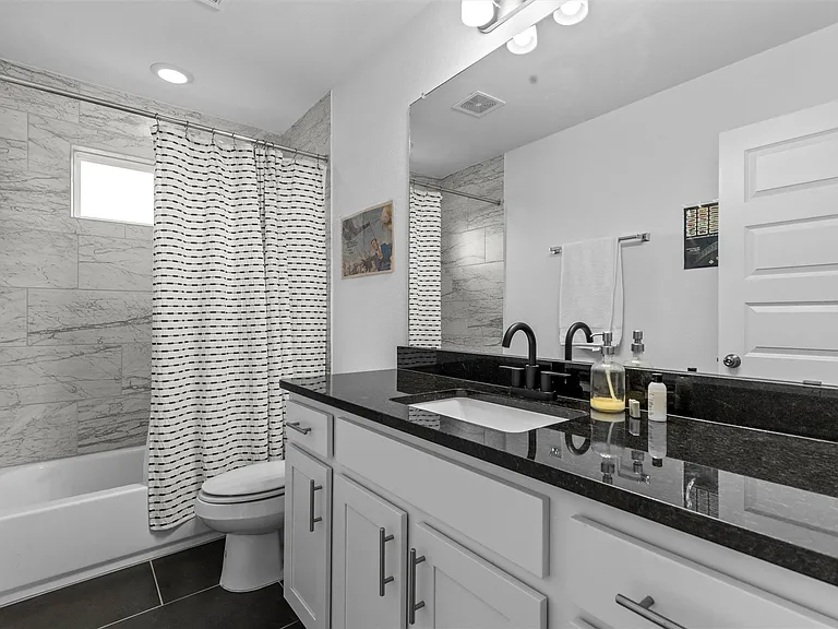 6201 Pine Leaf Trl — Photo 26