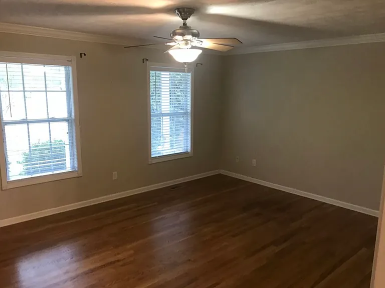 1329 Copperfield Dr — Photo 2