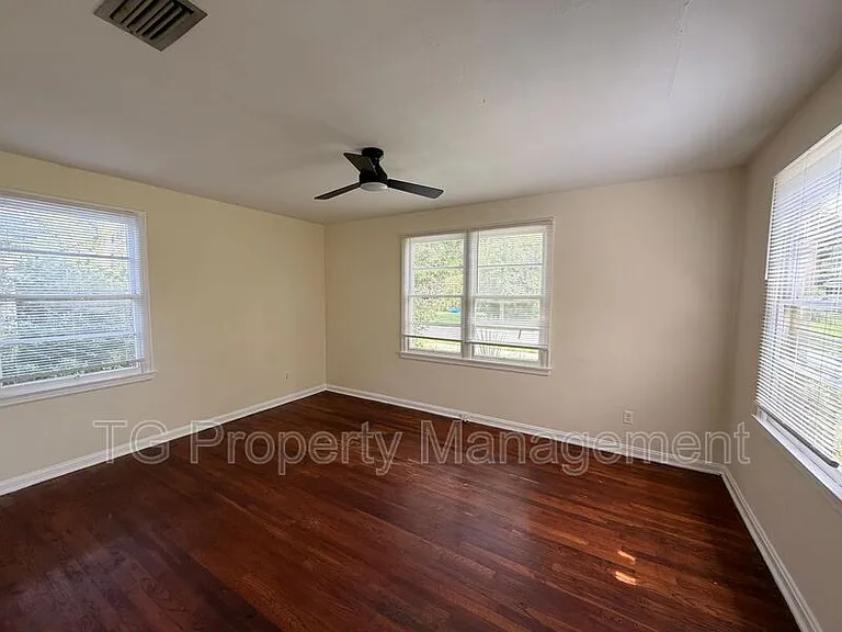 5135 Astral St — Photo 7