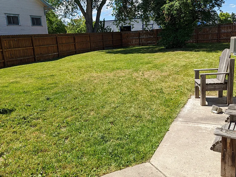 900 Marshall St #2 — Photo 11