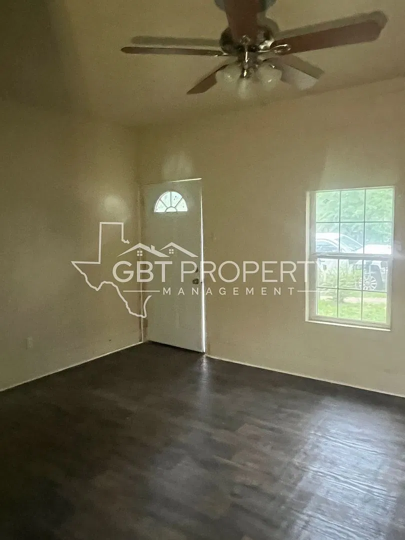 LPP - 428 S. Fredonia St. — Photo 1