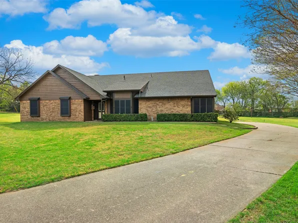 5840 Crystal Dr, Midlothian, TX 76065