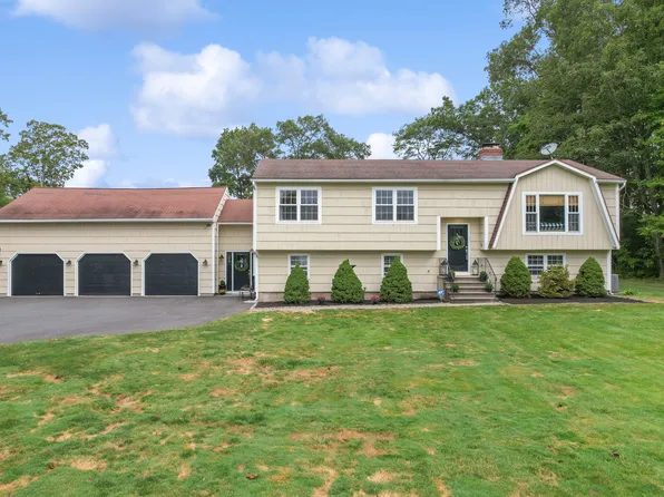 104 Cornwall Drive, Watertown, CT 06795