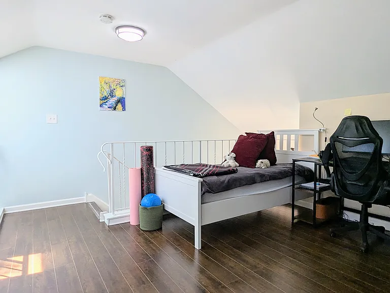 319 W Doral Ct — Photo 13