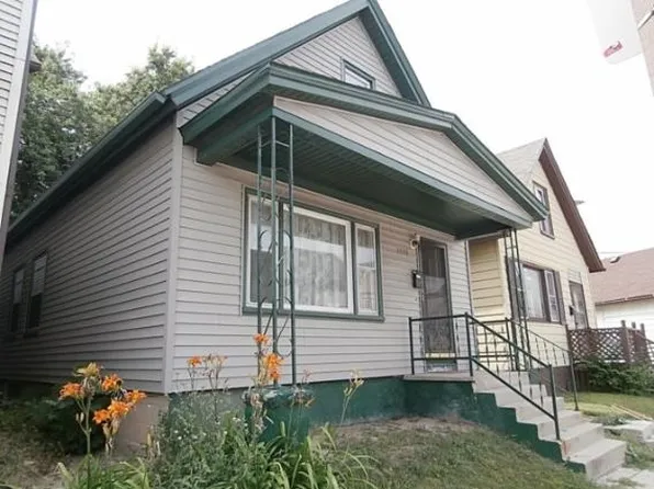 2407 S Kinnickinnic Ave, Milwaukee, WI 53207