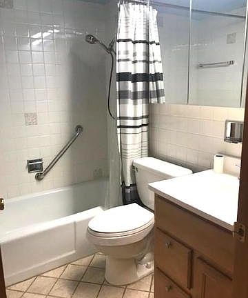 4th image of 2920 N Harlem Ave APT 2H