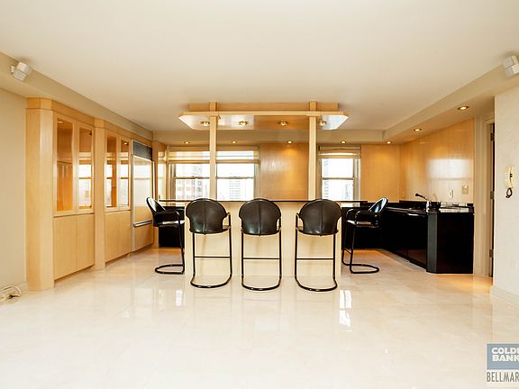 3rd image of 300 E 40th St APT 30K