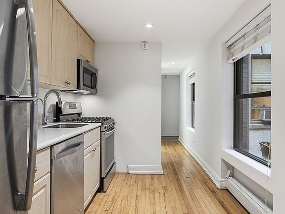 5th image of 109 E 38th St APT 3A