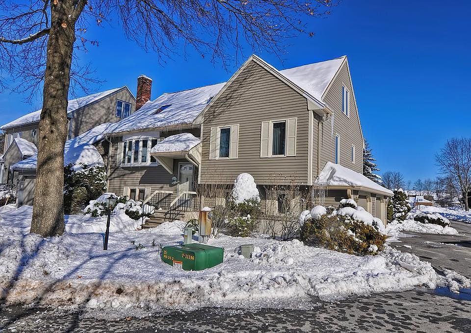 1st image of 96 Copperwood Dr