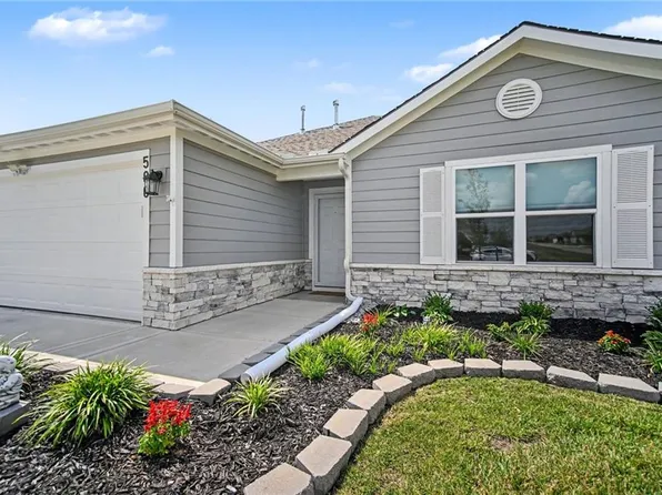500 SE Laurel Dr, Blue Springs, MO 64014