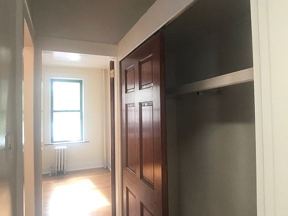 3rd image of 21-62 Crescent St #3