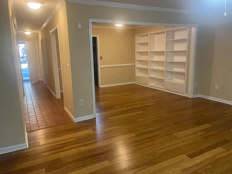 153 Sloane Pl — Photo 3