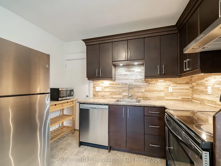 542 Glebeholme Blvd #MAIN — Photo 13