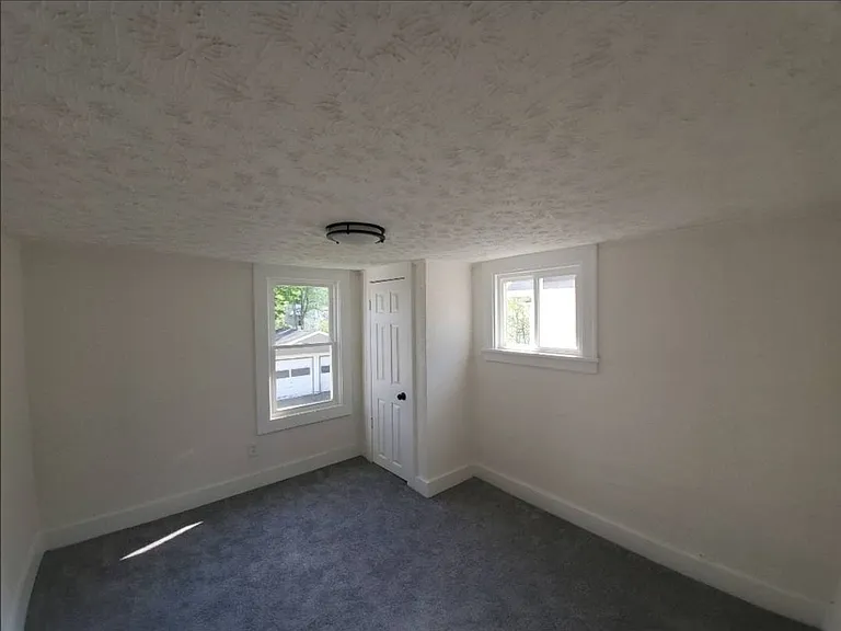 4309 Gifford Ave — Photo 8