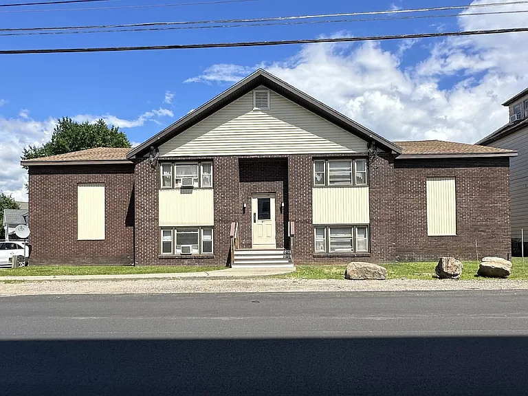 210 Pine St #13 — Photo 1