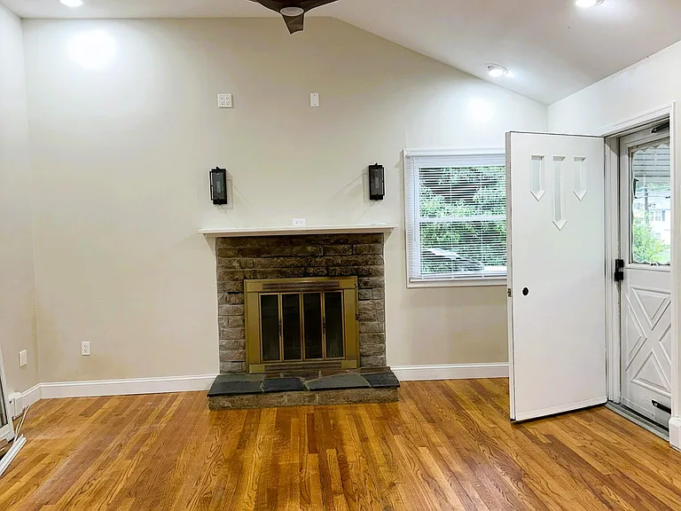 1 Church Ln — Photo 4