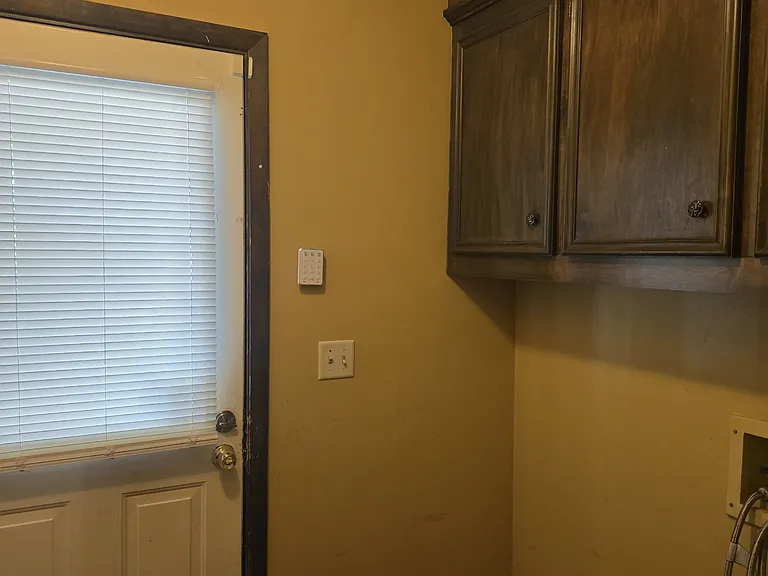 1437 Summit Ave — Photo 6