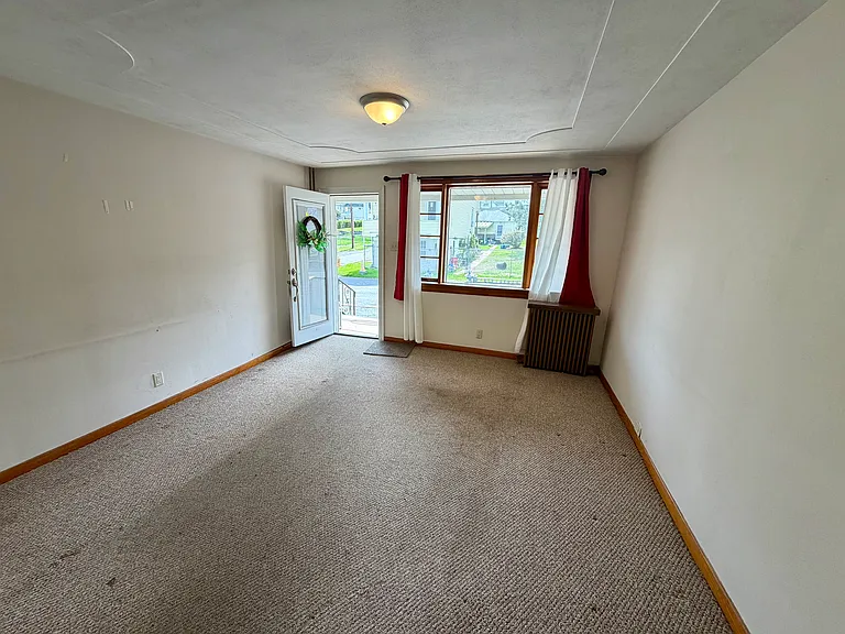 33 Warner St #33 — Photo 3