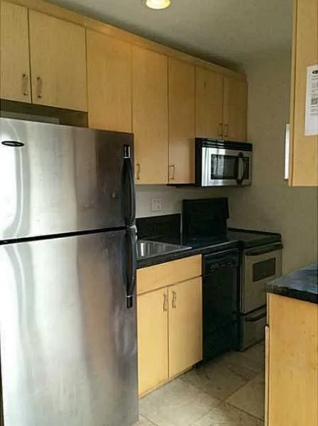 2 bed, 700 sqft, $2,000 — Photo 2