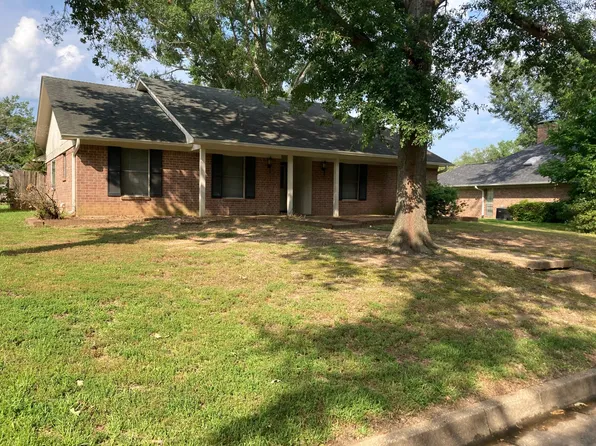 6003 Stoneleigh Dr, Tyler, TX 75703