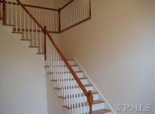 22 Kimlin Ct, Poughkeepsie, NY