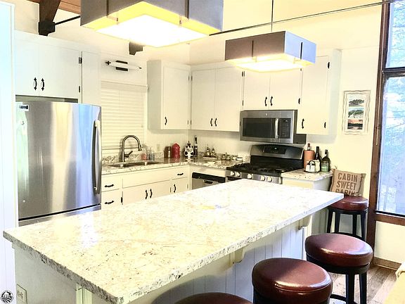 2nd image of 28891 Robinhood Ct