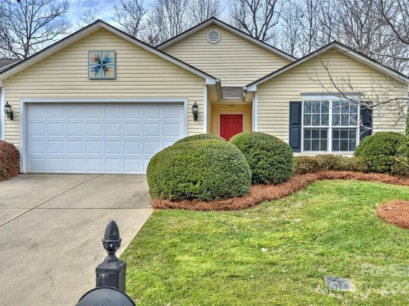3016 Secret Garden Ct, Indian Trail, NC 28079