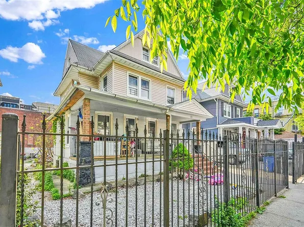 8616 120th St, Richmond Hill, NY 11418