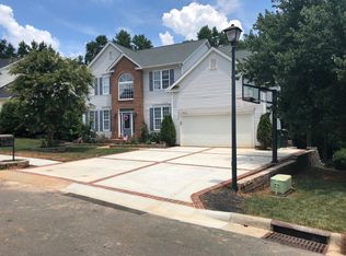 10830 Chamberlain Hall Ct, Charlotte, NC 28277