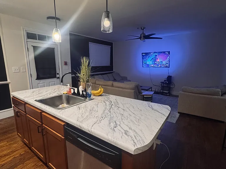 912 N Central St #104 — Photo 8