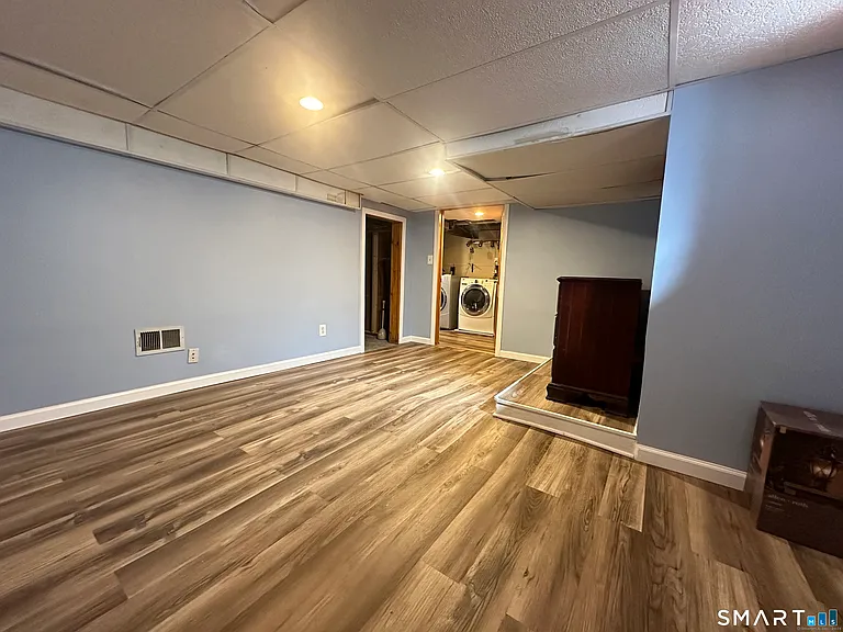 21 Elgin Ave — Photo 33