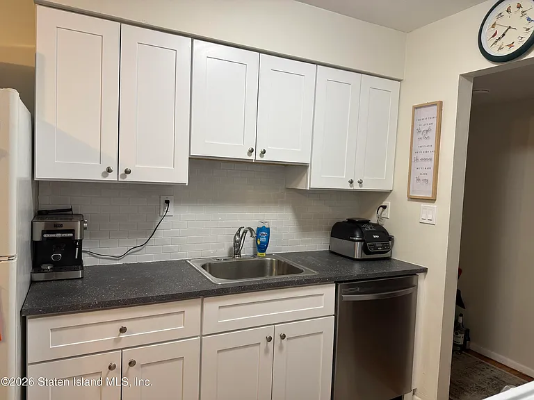 164 Beach Rd — Photo 6