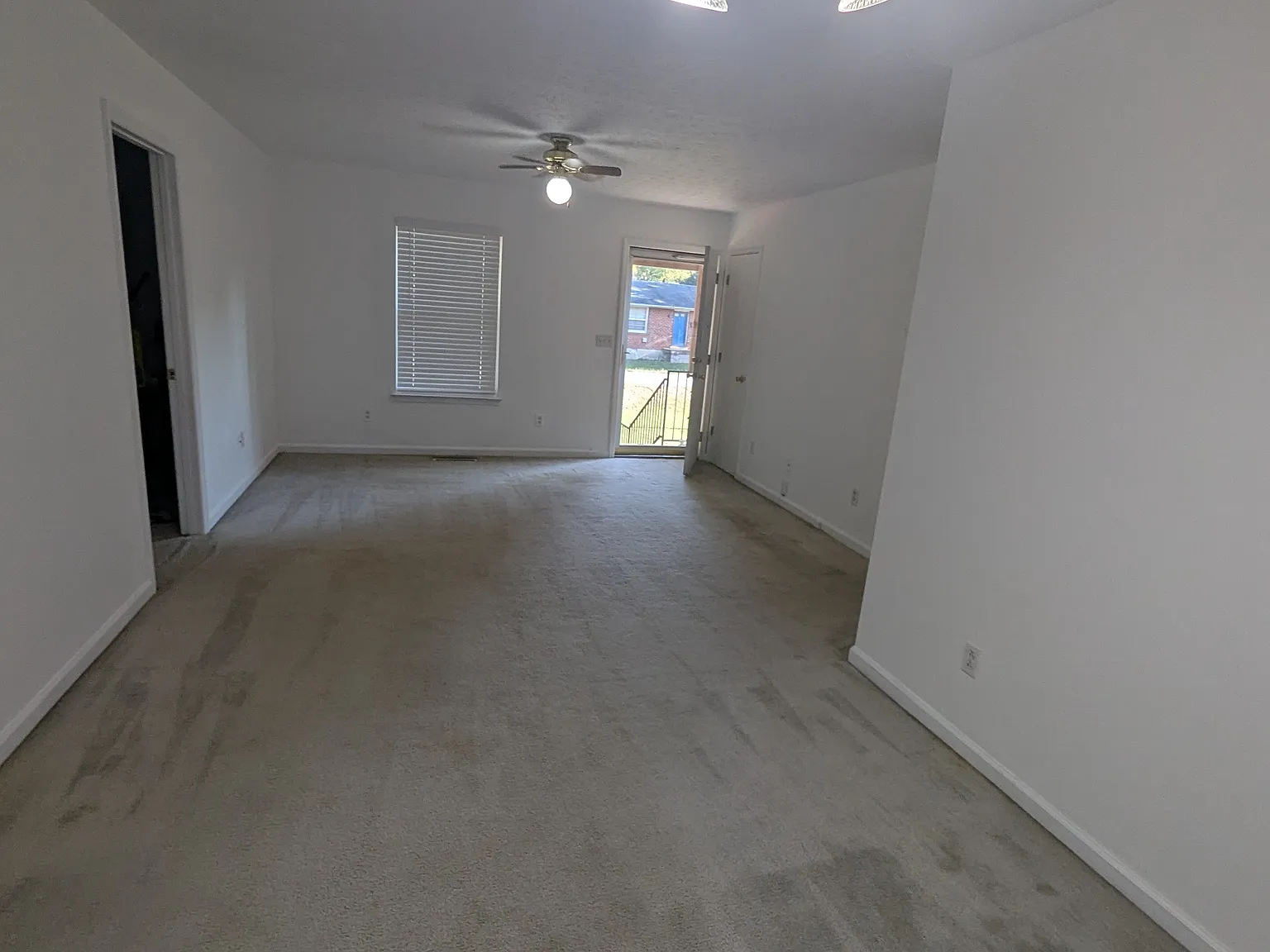 3 bed, 1000 sqft, $1,850 — Photo 2