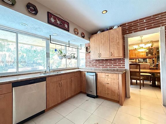 5th image of 9761 SW 148th St