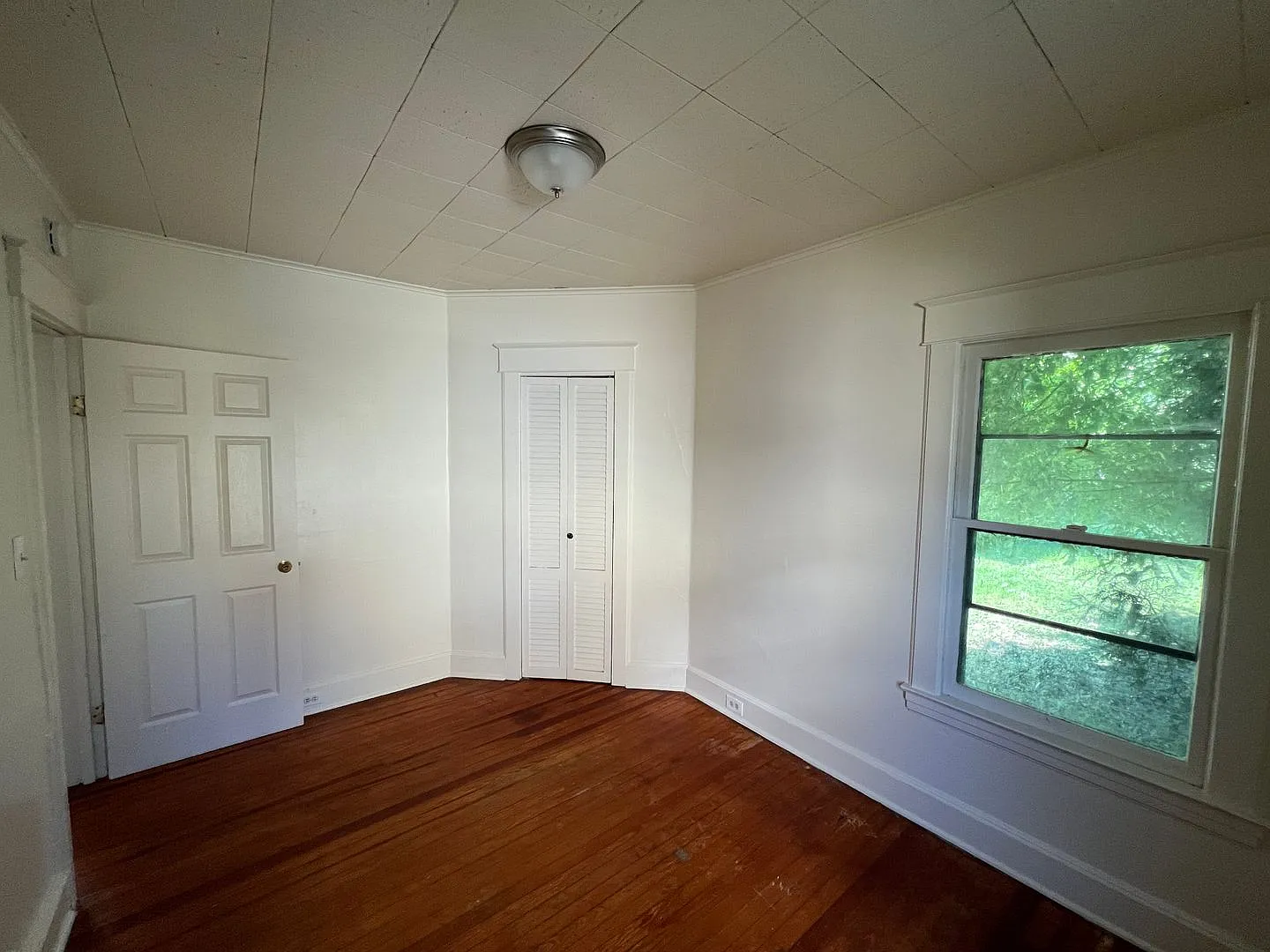 112 Adams Ave. — Photo 2