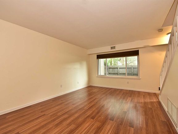 2nd image of 228 Springmeadow Dr Unit E