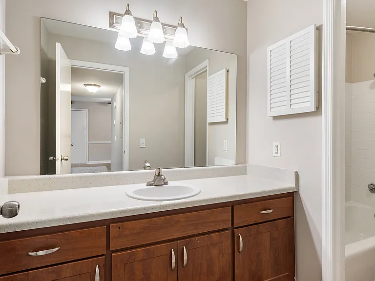 Avana Collins Creek — Photo 15