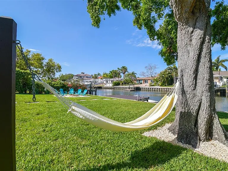 3922 Fontainebleau Dr — Photo 44