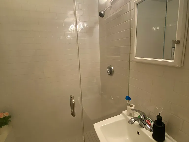 15 Euston Rd #14 — Photo 12