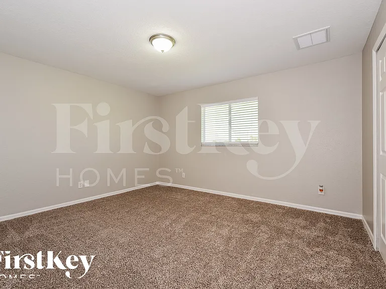 3619 NW 41st Ln — Photo 16