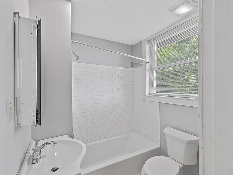 1015 Dana Ave #4 — Photo 5