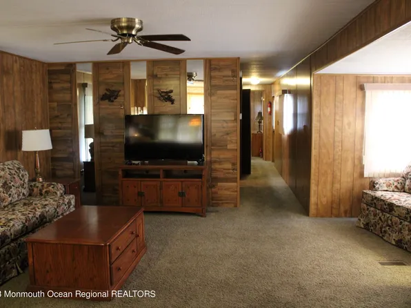 63 Eagle Drive, Whiting, NJ 08759